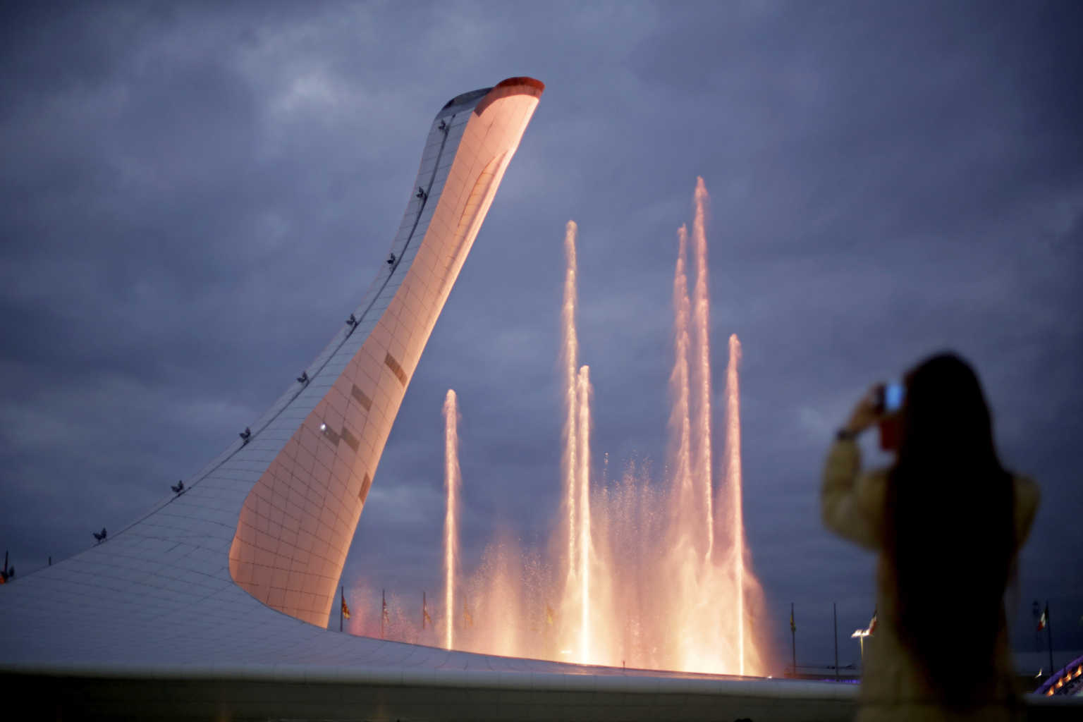 Олимпийский факел фонтан Сочи